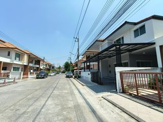 For sale 4 Beds house in Lam Luk Ka, Pathum Thani