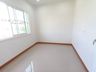 For sale 3 Beds townhouse in Lam Luk Ka, Pathum Thani