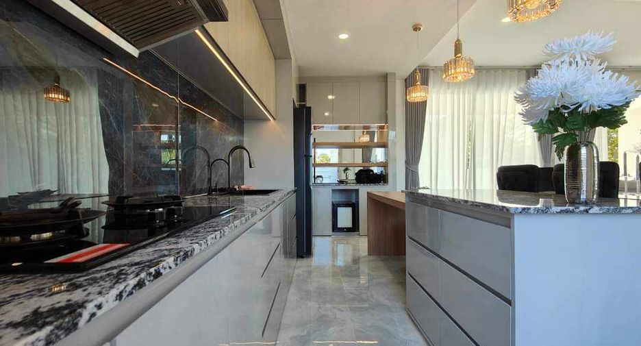 Haus zum Kauf mit 6 Zimmer in San Sai, Chiang Mai