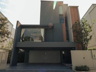 For rent そして for sale 5 Beds house in Saphan Sung, Bangkok
