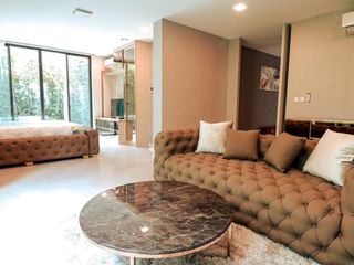 For rent そして for sale 5 Beds house in Saphan Sung, Bangkok