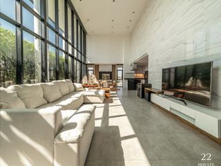 For rent そして for sale 12 Beds house in Bang Kapi, Bangkok