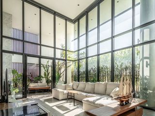 For rent そして for sale 12 Beds house in Bang Kapi, Bangkok