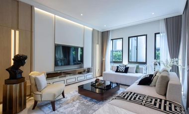 For sale 3 bed townhouse in Watthana, Bangkok