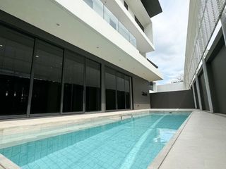 For sale 4 Beds house in Prawet, Bangkok