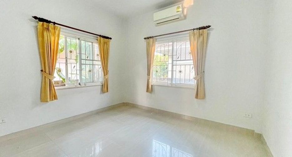 出租 3 卧室 独立屋 在 Si Racha, Chon Buri