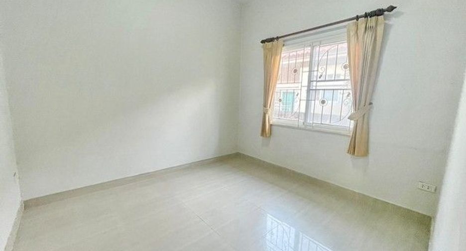 出租 3 卧室 独立屋 在 Si Racha, Chon Buri