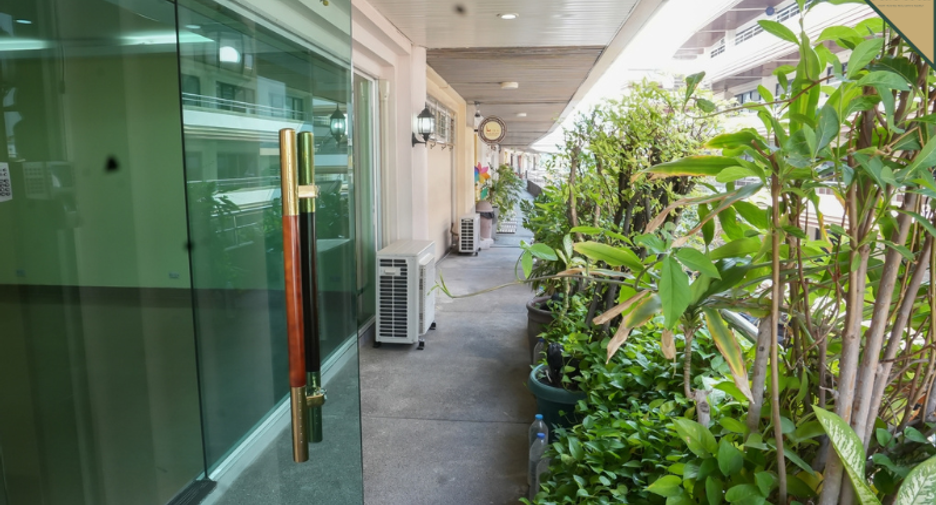 For rent 3 bedrooms office in Watthana, Bangkok