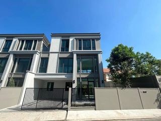 For rent 2 bedrooms townhouse in Suan Luang, Bangkok