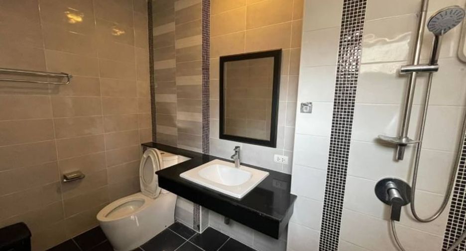 For rent 5 bedrooms house in Hang Dong, Chiang Mai