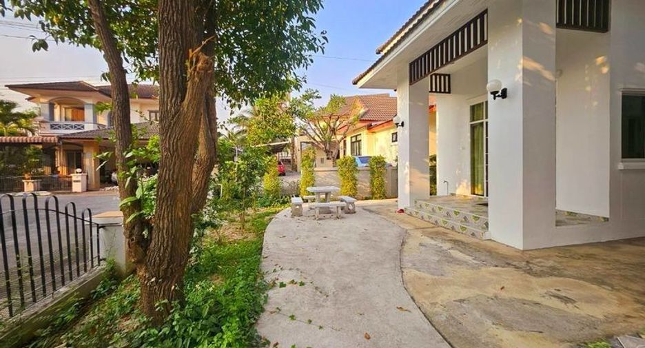 For rent 3 bedrooms house in San Sai, Chiang Mai