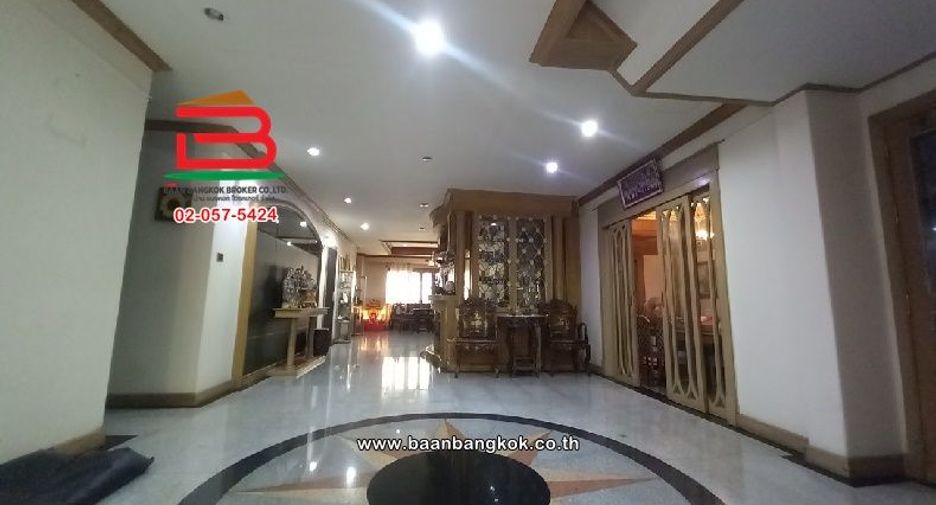 For sale 9 bedrooms house in Mueang Samut Prakan, Samut Prakan