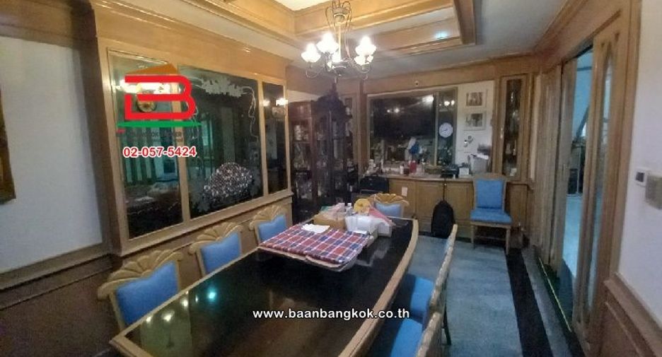 For sale 9 bedrooms house in Mueang Samut Prakan, Samut Prakan