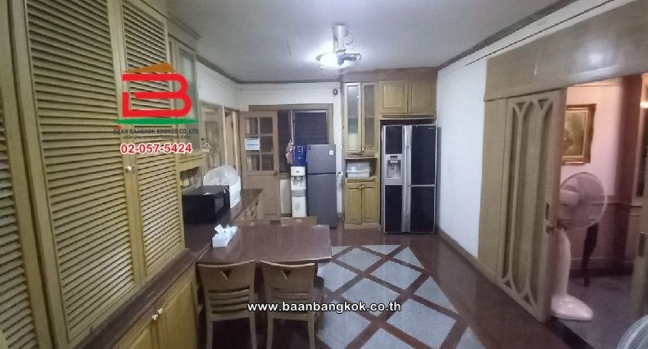 For sale 9 bedrooms house in Mueang Samut Prakan, Samut Prakan