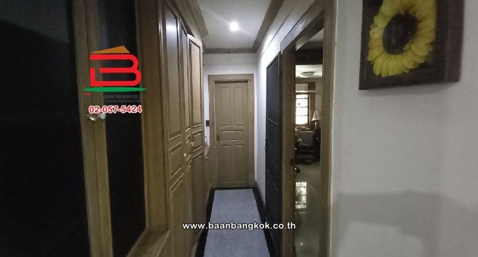 For sale 9 bedrooms house in Mueang Samut Prakan, Samut Prakan