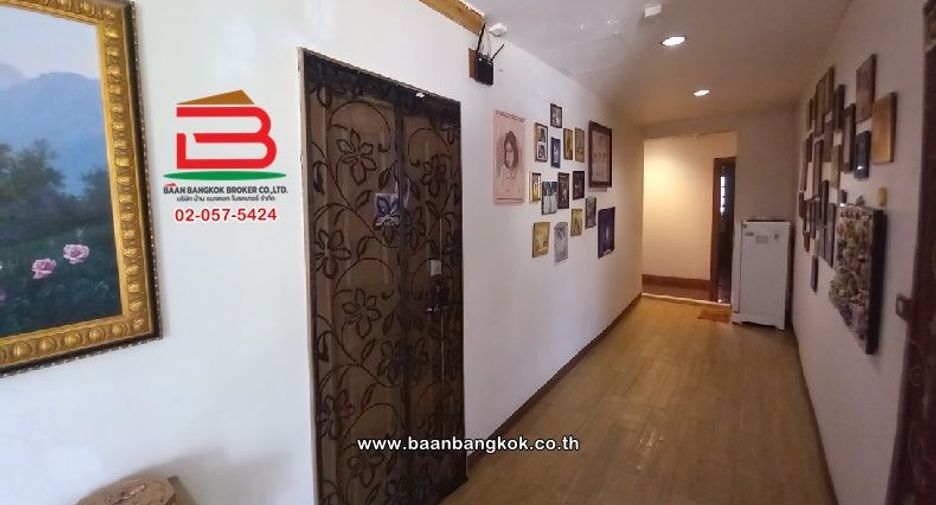 For sale 9 bedrooms house in Mueang Samut Prakan, Samut Prakan