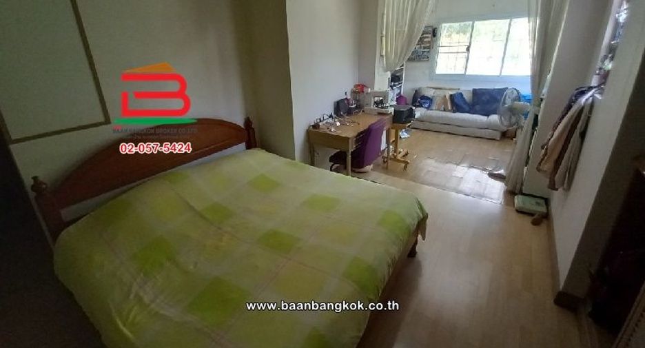 For sale 9 bedrooms house in Mueang Samut Prakan, Samut Prakan