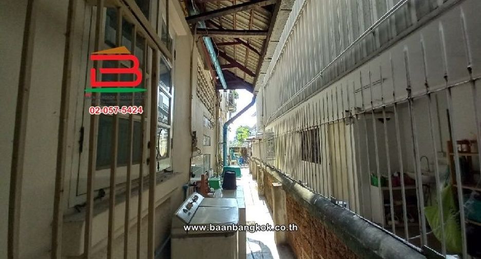For sale 9 bedrooms house in Mueang Samut Prakan, Samut Prakan