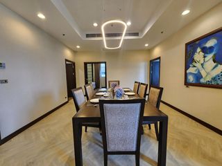 À louer 3 chambres appartement avec services à Khlong Toei, Bangkok