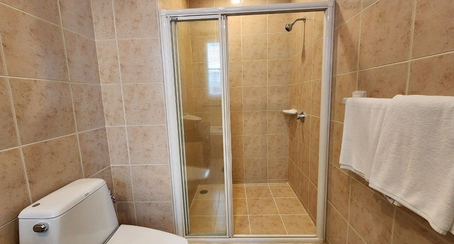 Serviced Apartment zur Miete mit 3 Zimmer in Khlong Toei, Bangkok