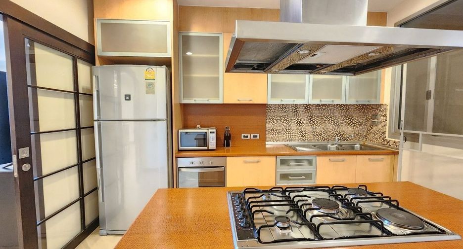 Serviced Apartment zur Miete mit 3 Zimmer in Khlong Toei, Bangkok
