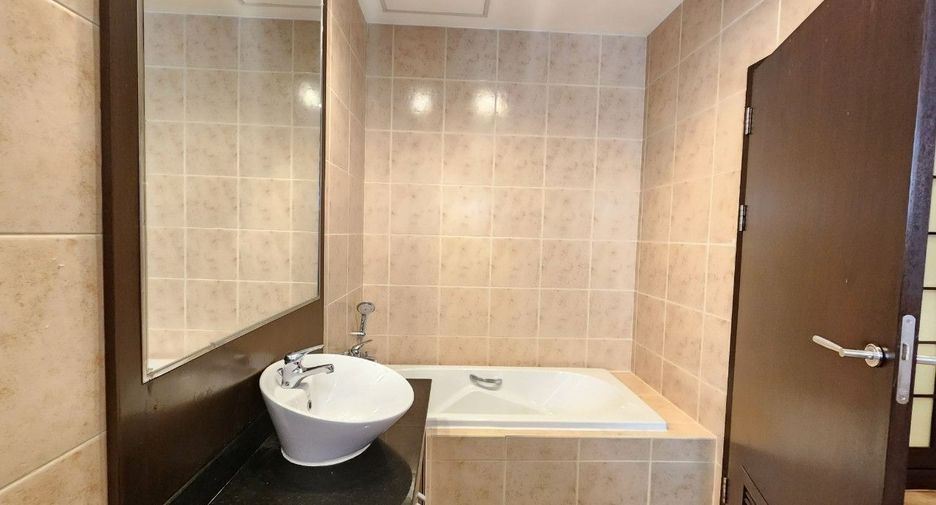 Serviced Apartment zur Miete mit 3 Zimmer in Khlong Toei, Bangkok
