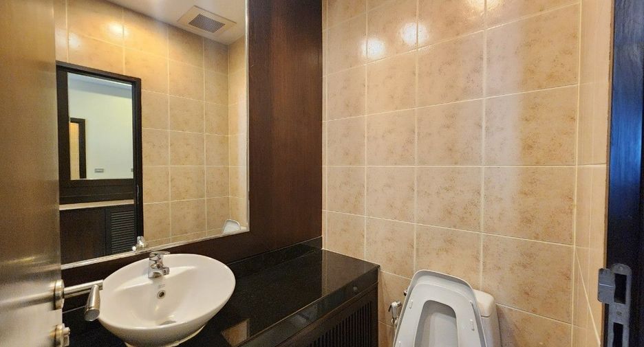 Serviced Apartment zur Miete mit 3 Zimmer in Khlong Toei, Bangkok