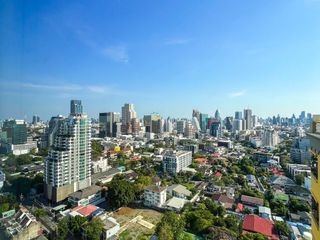 For sale 3 bed condo in Phaya Thai, Bangkok