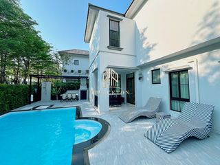 For rent and for sale 5 bed house in Saphan Sung, Bangkok