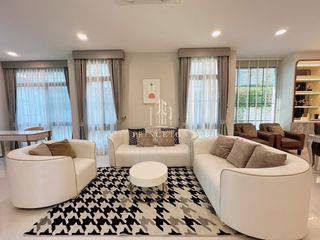 For rent and for sale 5 bed house in Saphan Sung, Bangkok