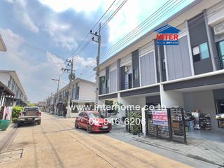 For sale 3 bed townhouse in Lam Luk Ka, Pathum Thani