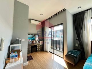 For sale 4 bed townhouse in Mueang Krabi, Krabi