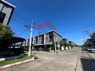 For sale 4 bed townhouse in Mueang Krabi, Krabi