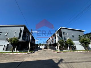 For sale 4 bed townhouse in Mueang Krabi, Krabi