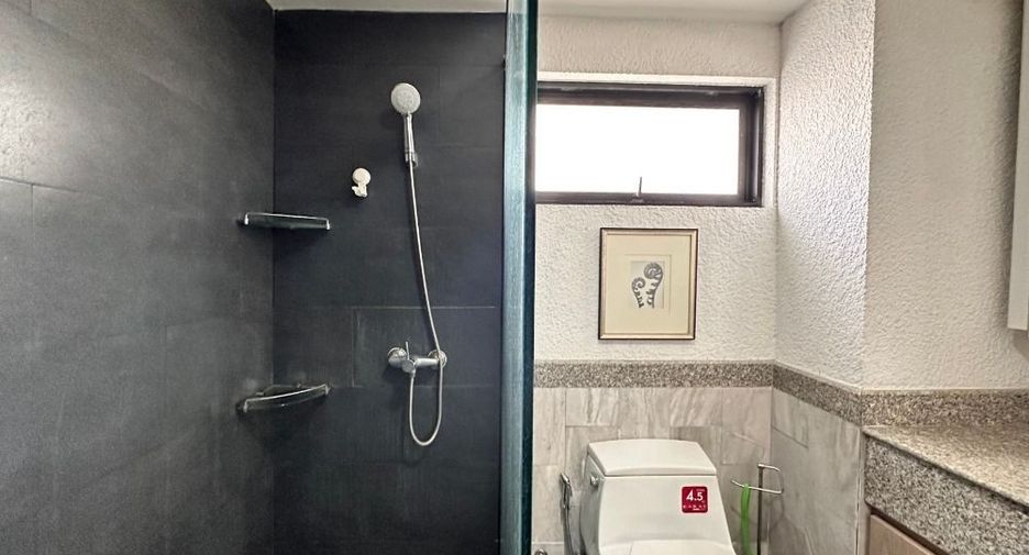 Wohnung zur Miete mit 2 Zimmer in Khlong Toei, Bangkok