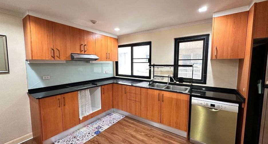Wohnung zur Miete mit 2 Zimmer in Khlong Toei, Bangkok