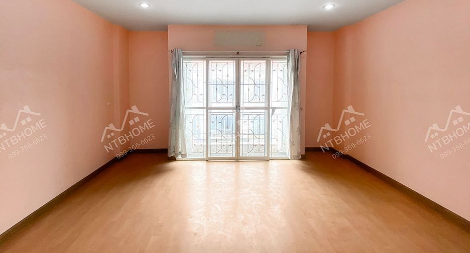 For sale 4 Beds townhouse in Bang Kruai, Nonthaburi