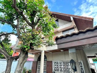 À vendre 4 chambres maison à Yan Nawa, Bangkok