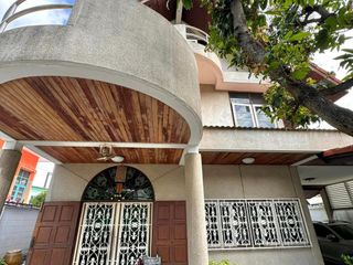À vendre 4 chambres maison à Yan Nawa, Bangkok