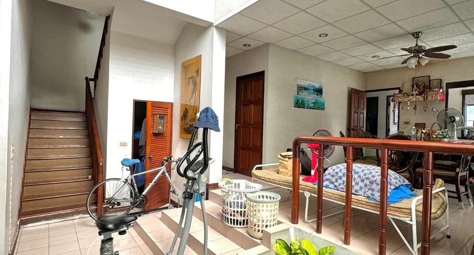 À vendre 4 chambres maison à Yan Nawa, Bangkok