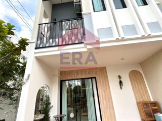 For sale 4 bed townhouse in Mueang Krabi, Krabi