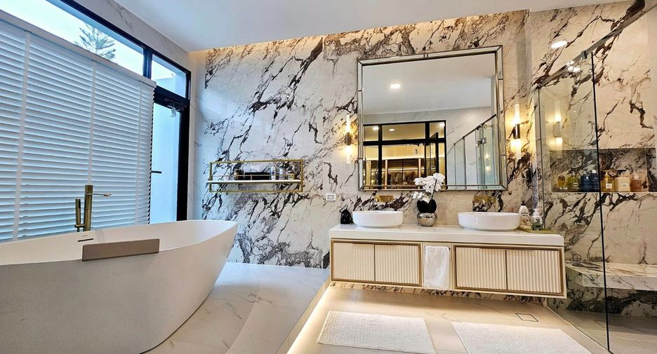 For sale 5 Beds house in Prawet, Bangkok