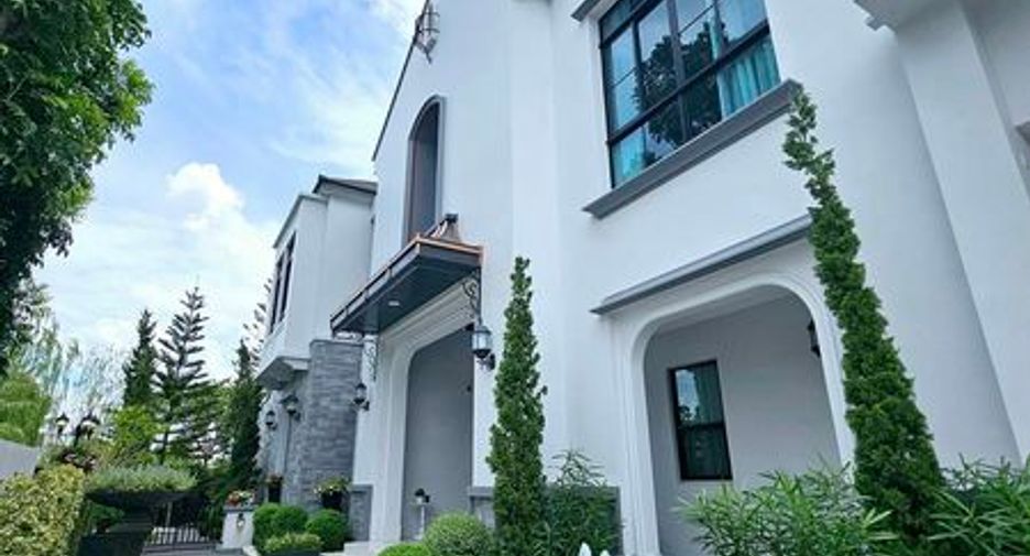 For sale 5 Beds house in Prawet, Bangkok