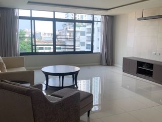 À louer 3 chambres appartement à Khlong Toei, Bangkok