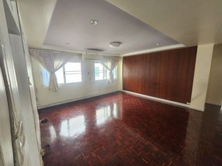 For rent 3 bedrooms apartment in Khlong Toei, Bangkok