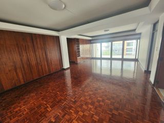 For rent 3 bedrooms apartment in Khlong Toei, Bangkok