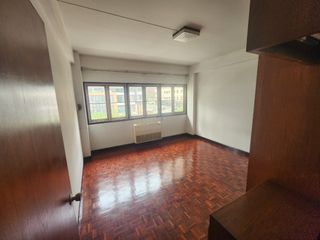 For rent 3 bedrooms apartment in Khlong Toei, Bangkok