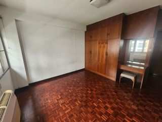 For rent 3 bedrooms apartment in Khlong Toei, Bangkok