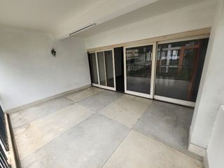 For rent 3 bedrooms apartment in Khlong Toei, Bangkok