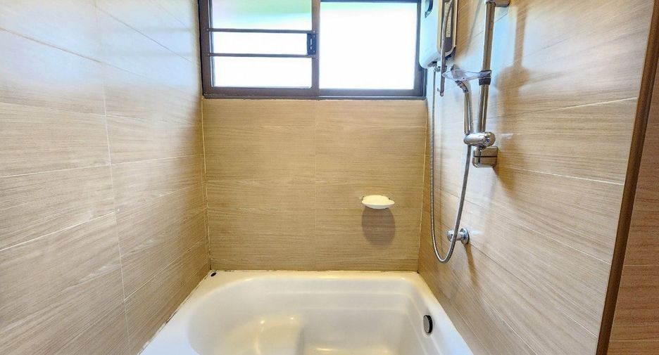 For rent 2 bedrooms apartment in Khlong Toei, Bangkok